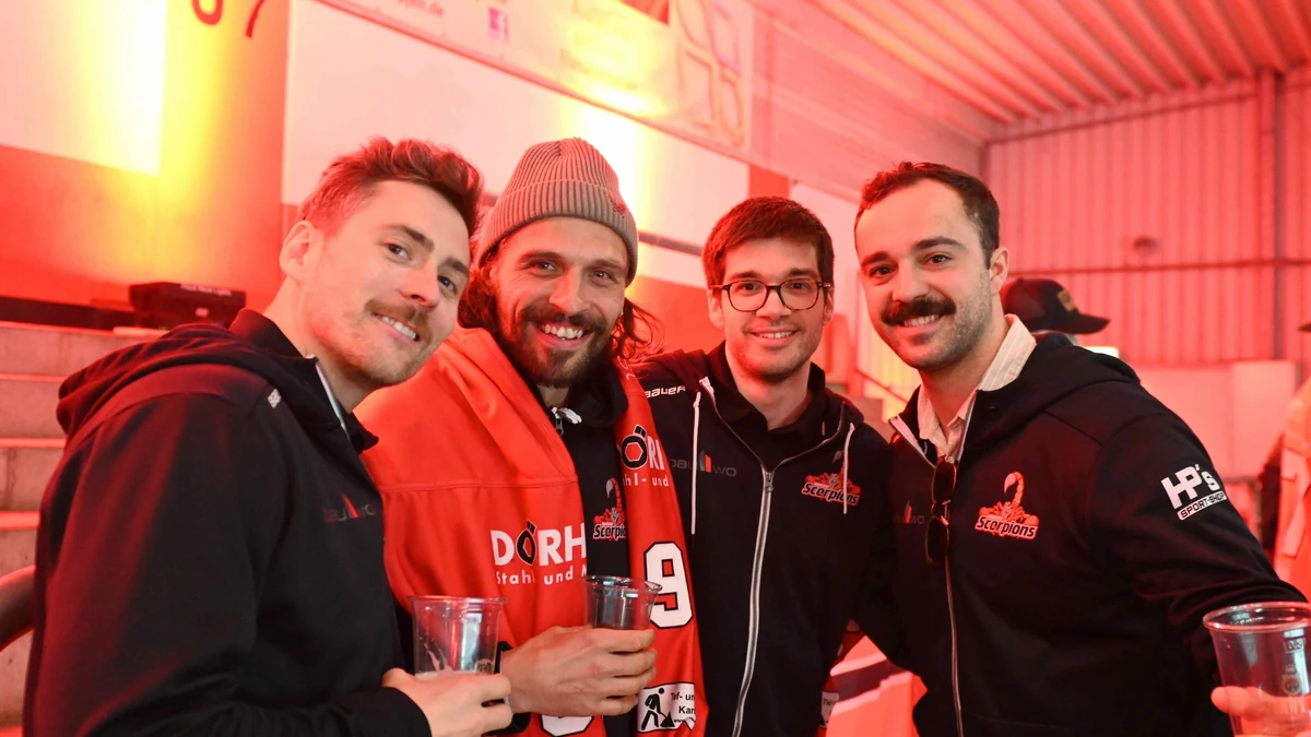 Spieler der Hannover Scorpions auf der Saisonabschlussfeier 